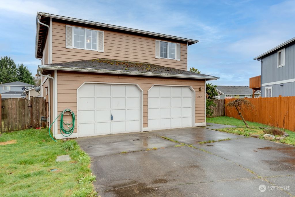 Photo of 17614 29th Avenue NE, Marysville, WA 98271 (MLS # 2203486)