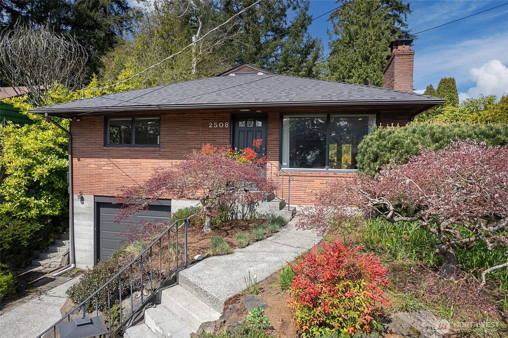 Photo of 2508 NE 130th Street, Seattle, WA 98125 (MLS # 2352776)