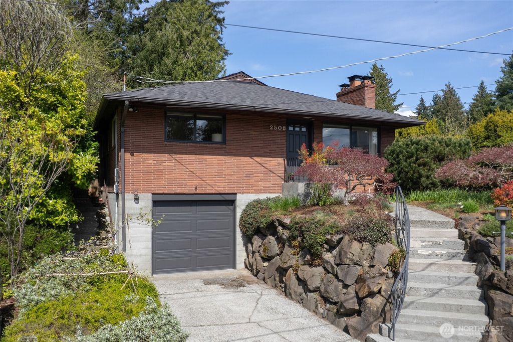 Photo of 2508 NE 130th Street, Seattle, WA 98125 (MLS # 2352776)