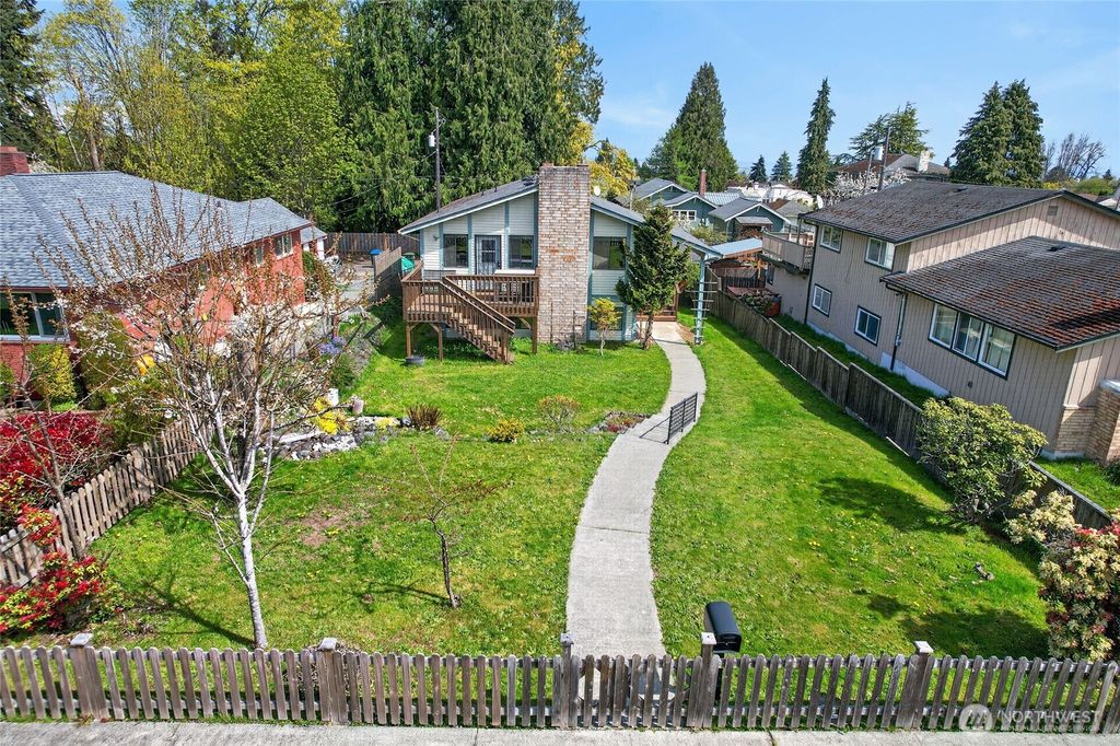 Photo of 313 W 14th Street, Port Angeles, WA 98362 (MLS # 2509396)