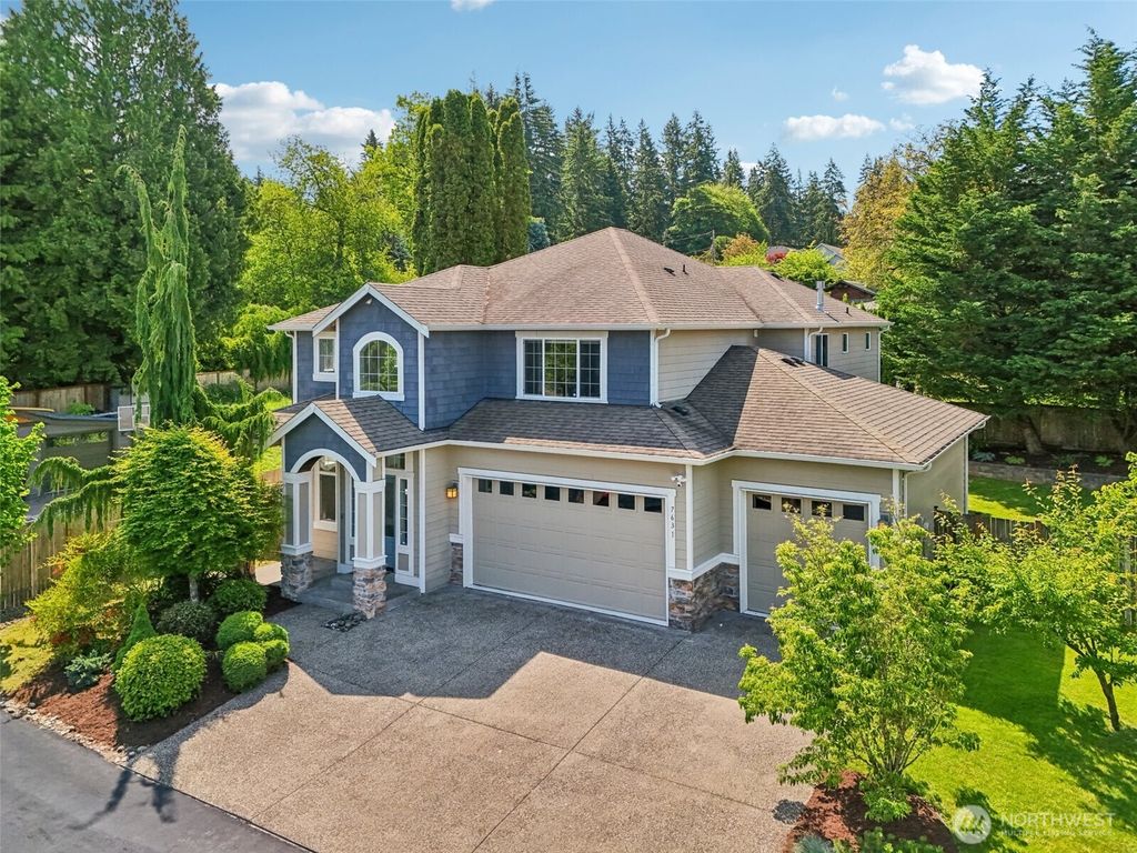 Photo of 7631 NE 170th Street, Kenmore, WA 98028 (MLS # 2388555)