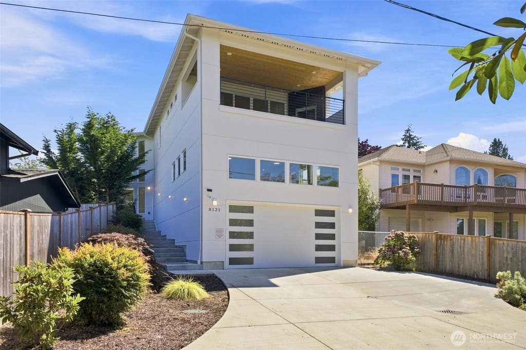 Photo of 8121 35th Street W, University Place, WA 98466 (MLS # 2573936)
