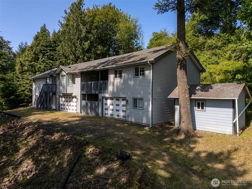 Photo of 2340 Kelso Drive, Kelso, WA 98626 (MLS # 2504324)