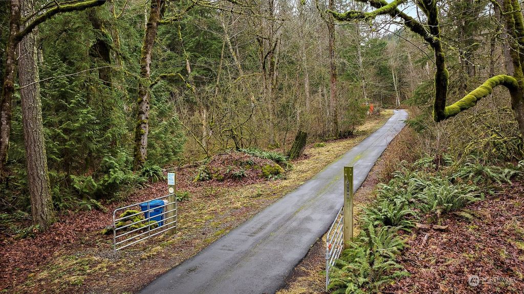 Photo of 21100 SE 122nd Street, Issaquah, WA 98027 (MLS # 2196638)