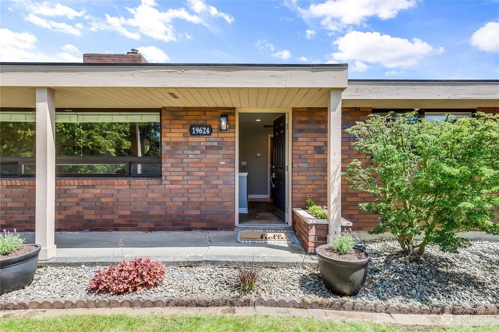 Photo of 19624 105th Avenue SE, Renton, WA 98055 (MLS # 2244469)