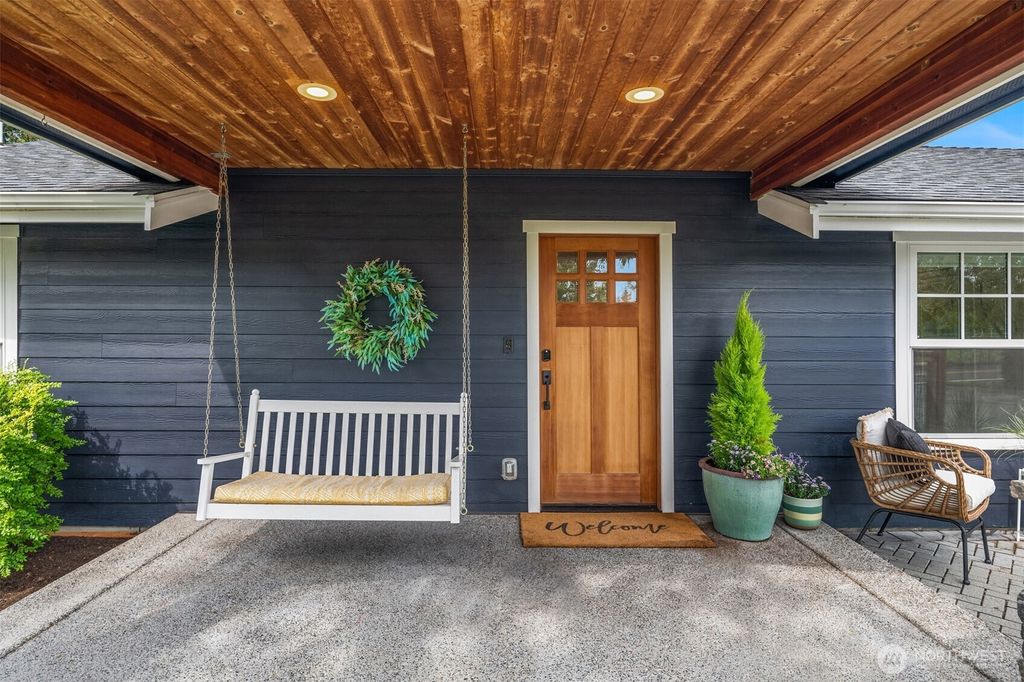 Photo of 522 19th Avenue, Kirkland, WA 98033 (MLS # 2427247)