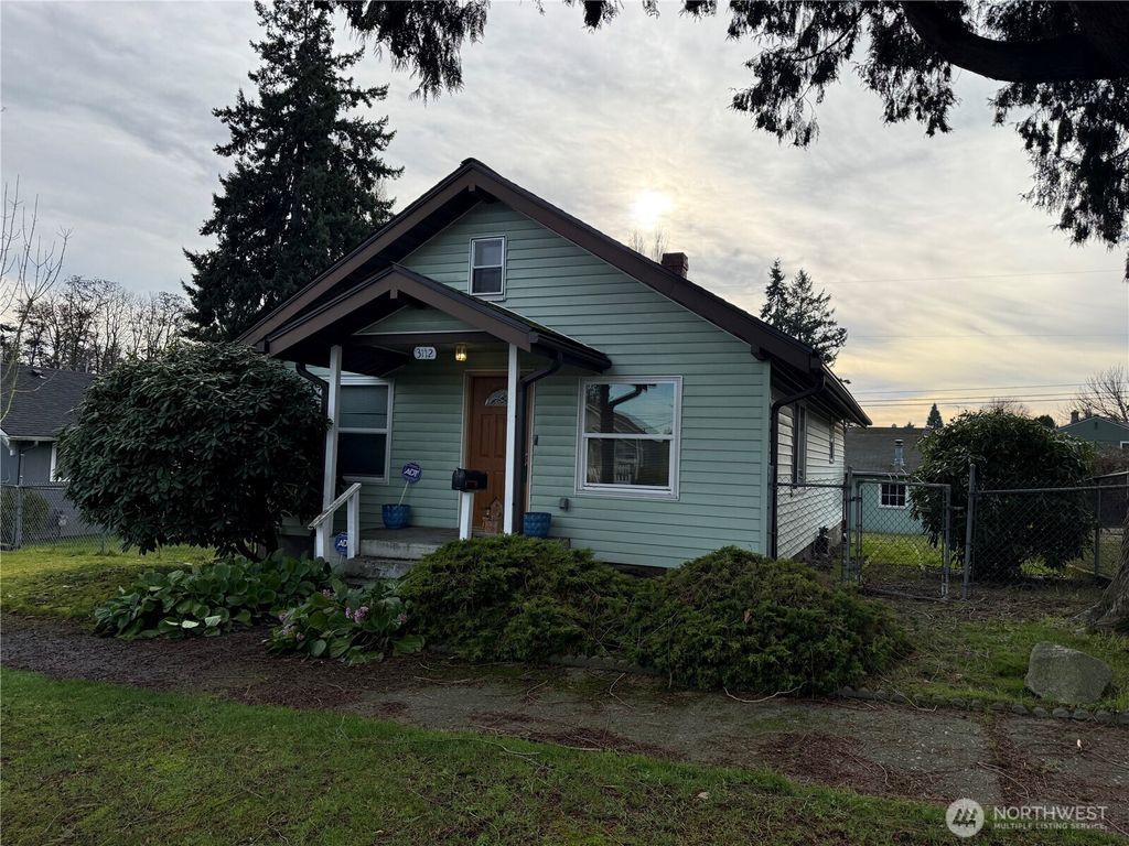Photo of 3112 S Melrose Street, Tacoma, WA 98405 (MLS # 2463618)