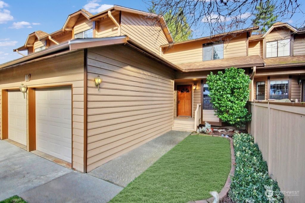 Photo of 25422 213th Place SE #11, Maple Valley, WA 98038 (MLS # 2324566)