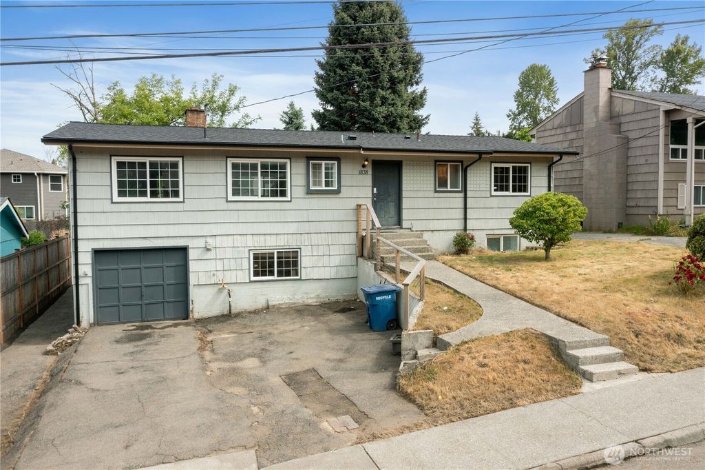 Photo of 1838 S 246th Place, Des Moines, WA 98198 (MLS # 2391936)