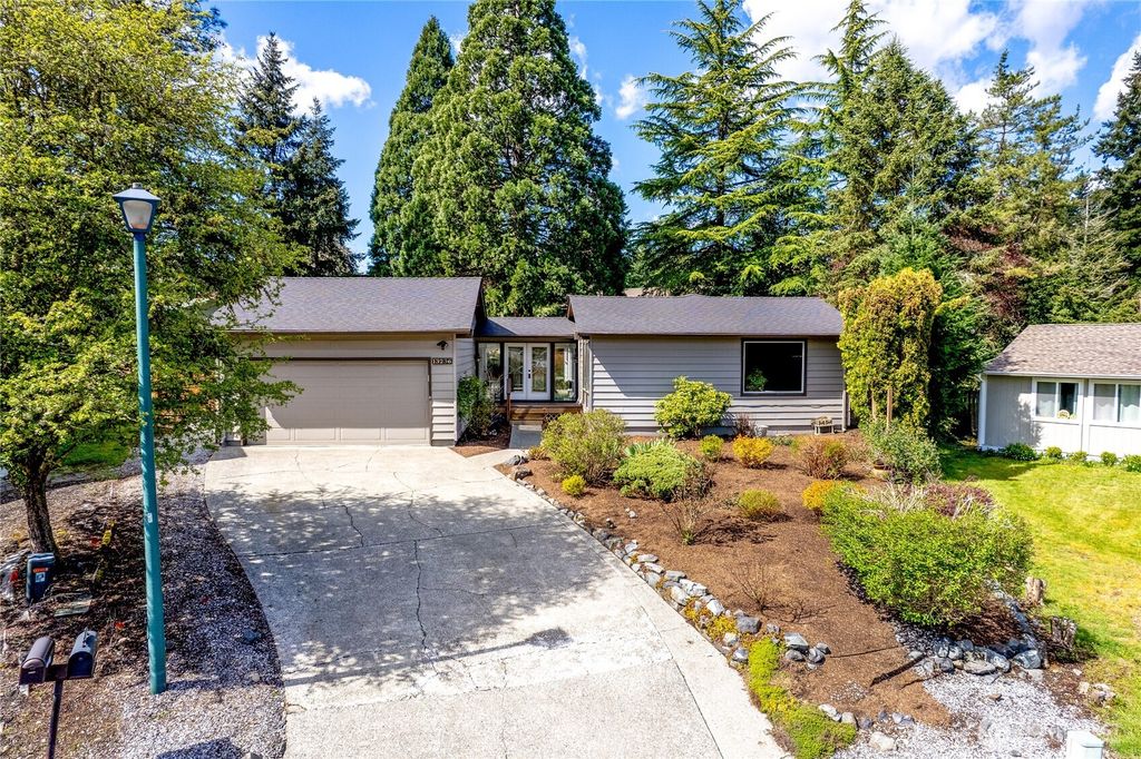 Photo of 13236 SE 161st Place, Renton, WA 98058 (MLS # 2506528)