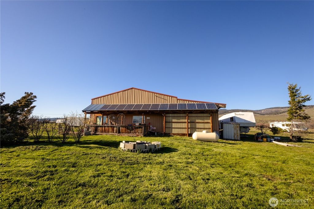 Photo of 19110 Reecer Creek Road, Ellensburg, WA 98926 (MLS # 2505940)