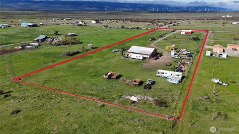 Photo of 19110 Reecer Creek Road, Ellensburg, WA 98926 (MLS # 2505940)