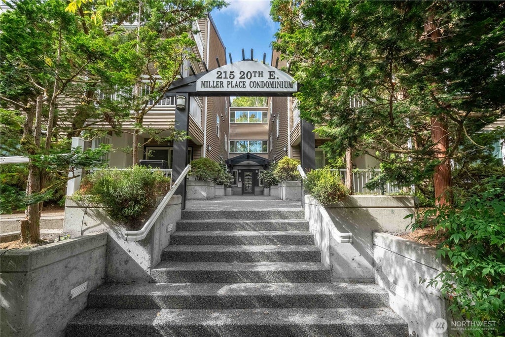 Photo of 215 20th Avenue E #204, Seattle, WA 98112 (MLS # 2585436)