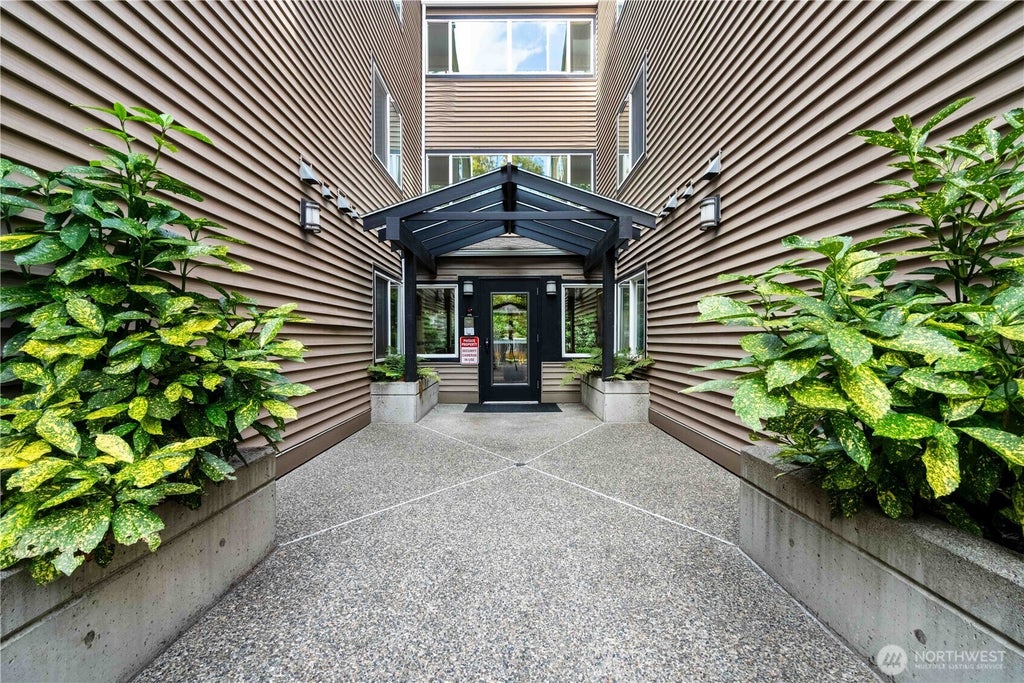Photo of 215 20th Avenue E #204, Seattle, WA 98112 (MLS # 2585436)