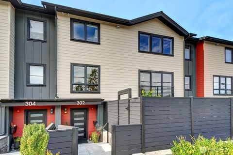 Photo of 302 6th Avenue S, Edmonds, WA 98020 (MLS # 2446277)