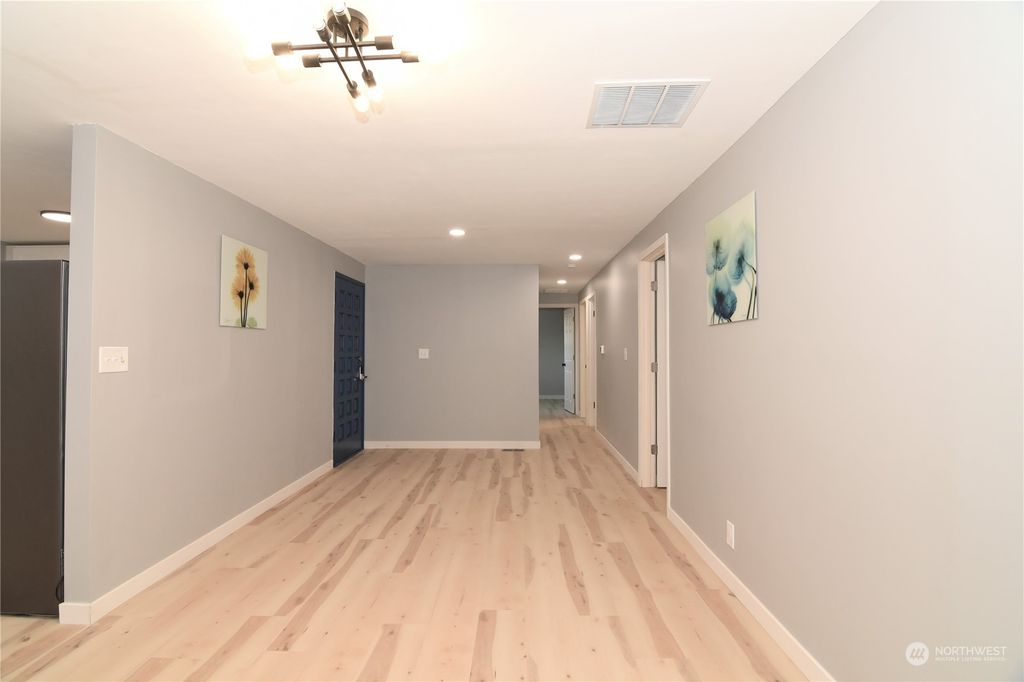 Photo of 1422 S 303rd Street, Federal Way, WA 98003 (MLS # 2033470)