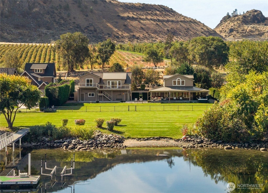 Photo of 256 Vineyard Drive, Orondo, WA 98843 (MLS # 2593644)
