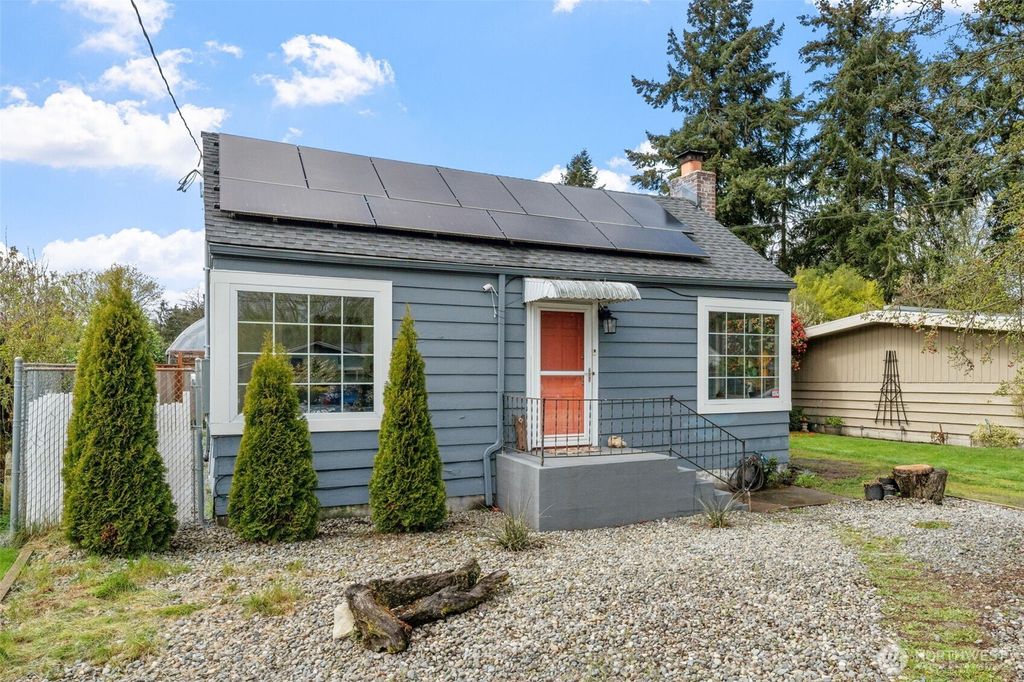 Photo of 13045 2nd Avenue S, Burien, WA 98168 (MLS # 2357290)
