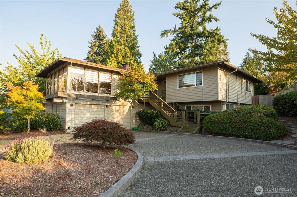 Photo of 14201 SE 45th Street, Bellevue, WA 98006 (MLS # 2425577)