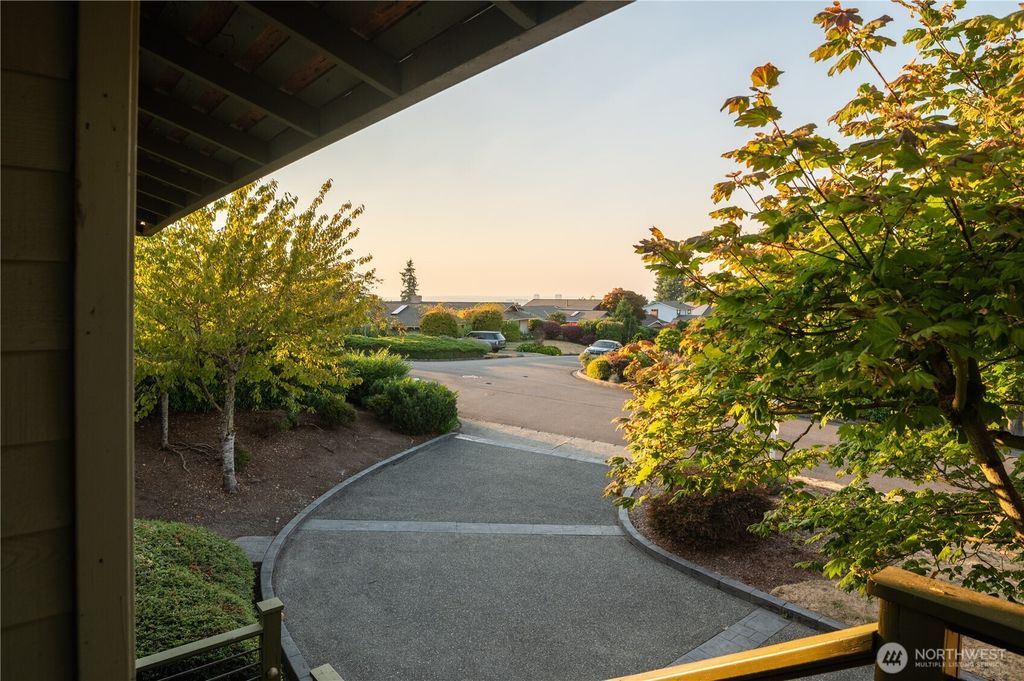 Photo of 14201 SE 45th Street, Bellevue, WA 98006 (MLS # 2425577)