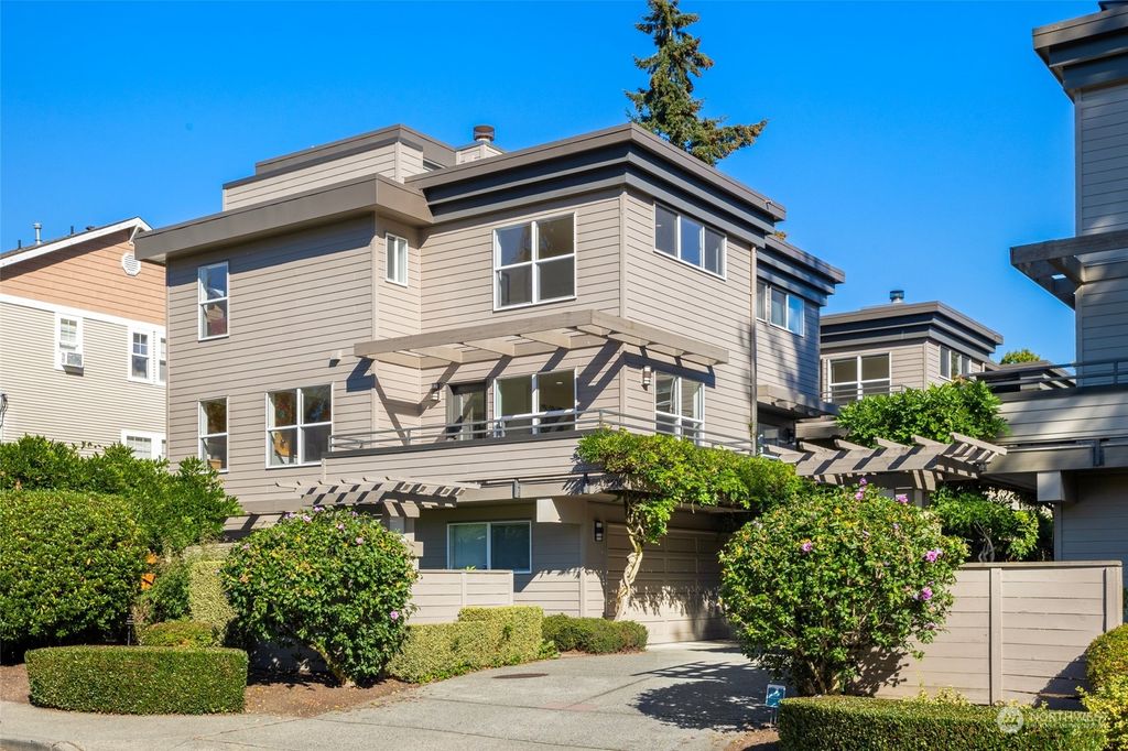 Photo of 12506 26th Avenue NE #102, Seattle, WA 98125 (MLS # 2290580)