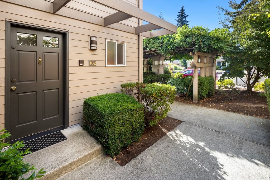 Photo of 12506 26th Avenue NE #102, Seattle, WA 98125 (MLS # 2290580)