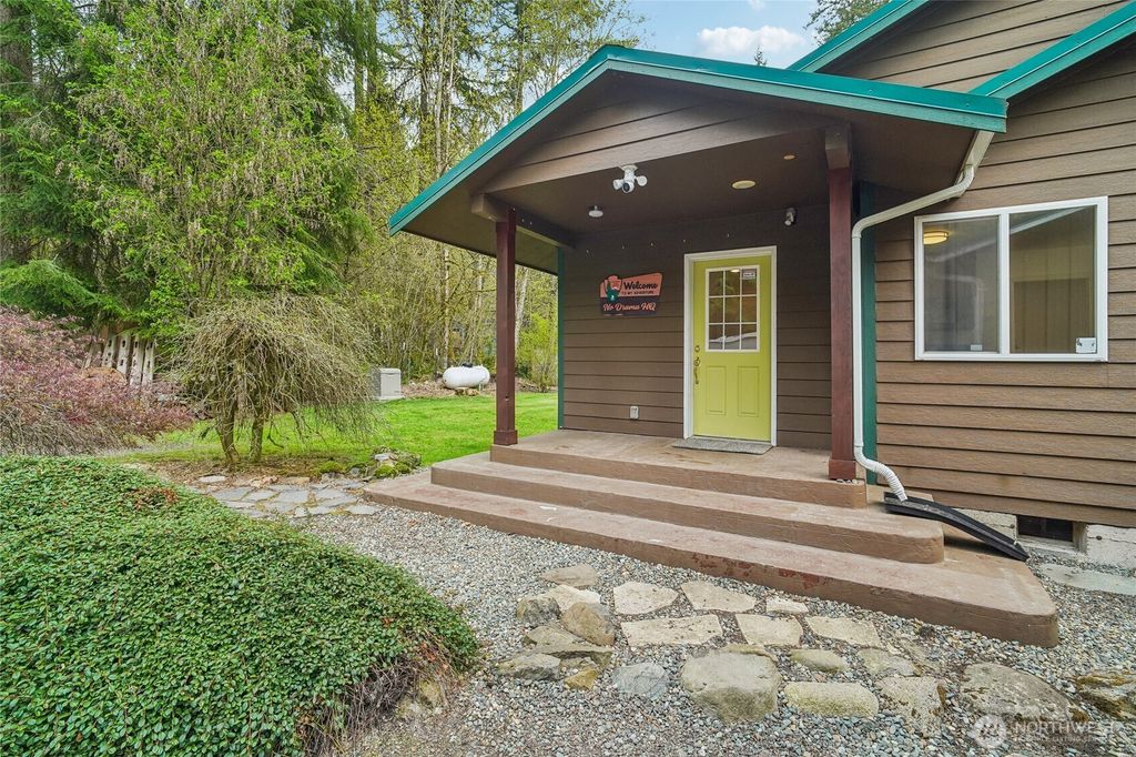 Photo of 16312 318th Avenue NE, Duvall, WA 98019 (MLS # 2510626)