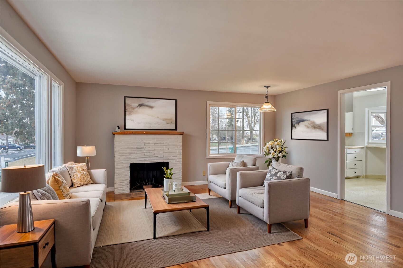 403 W Chestnut Street