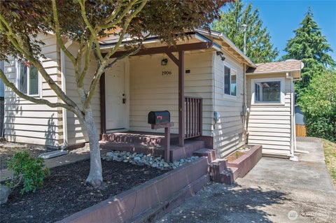 Photo of 1906 14th Street, Bremerton, WA 98337 (MLS # 2552590)