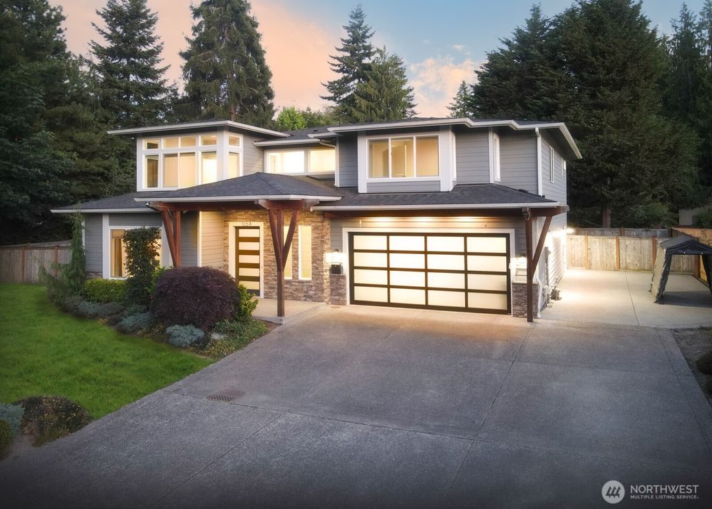 Photo of 1054 Walnut Street, Edmonds, WA 98020 (MLS # 2412264)