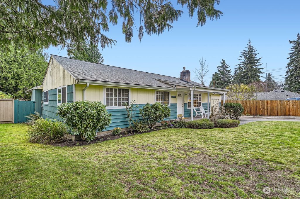 Photo of 15814 32nd Avenue NE, Lake Forest Park, WA 98155 (MLS # 2313688)