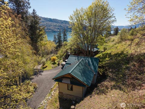 Photo of 16495 S Lakeshore Road, Chelan, WA 98816 (MLS # 2446623)