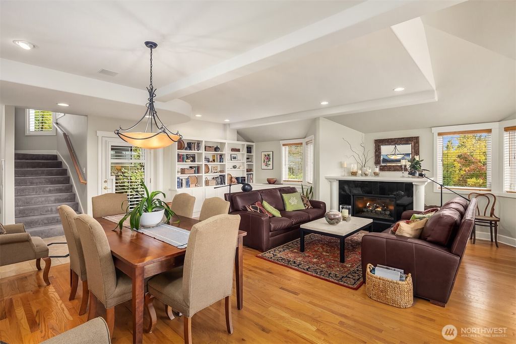 Photo of 4411 NE 90th Street, Seattle, WA 98115 (MLS # 2467987)