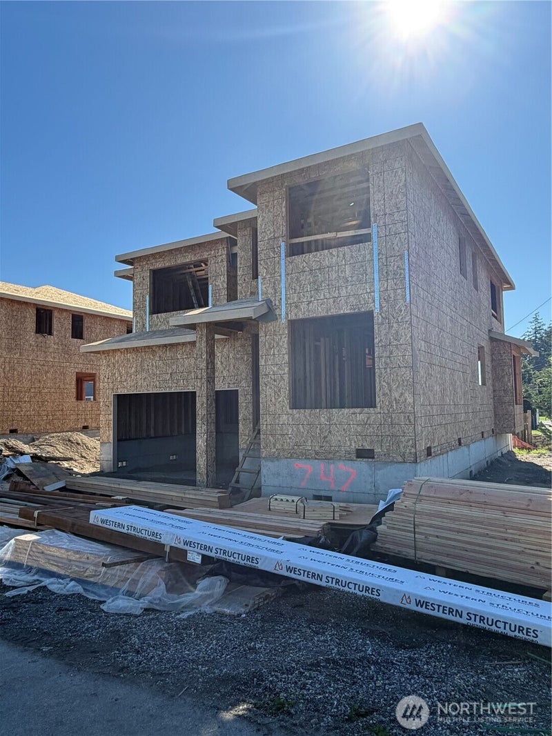 747 Maple Avenue