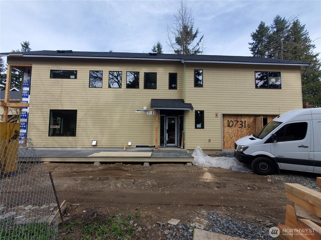 Photo of 10731 B 17th Avenue NE, Seattle, WA 98125 (MLS # 2500165)