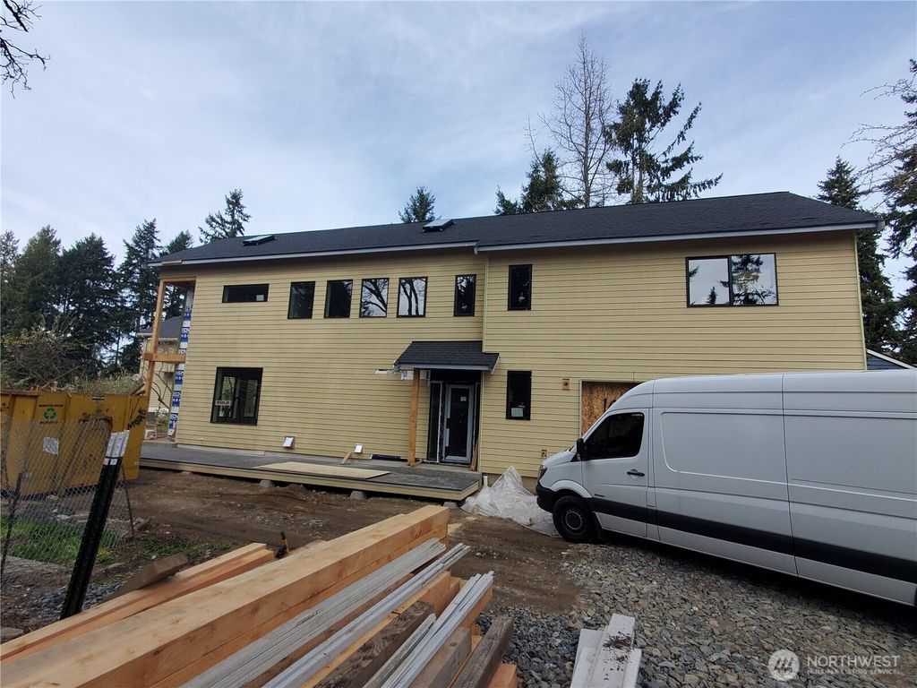 Photo of 10731 B 17th Avenue NE, Seattle, WA 98125 (MLS # 2500165)