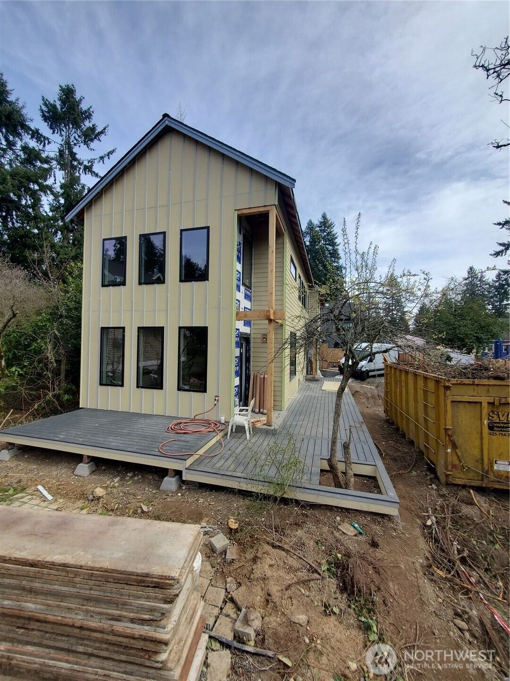 Photo of 10731 B 17th Avenue NE, Seattle, WA 98125 (MLS # 2500165)