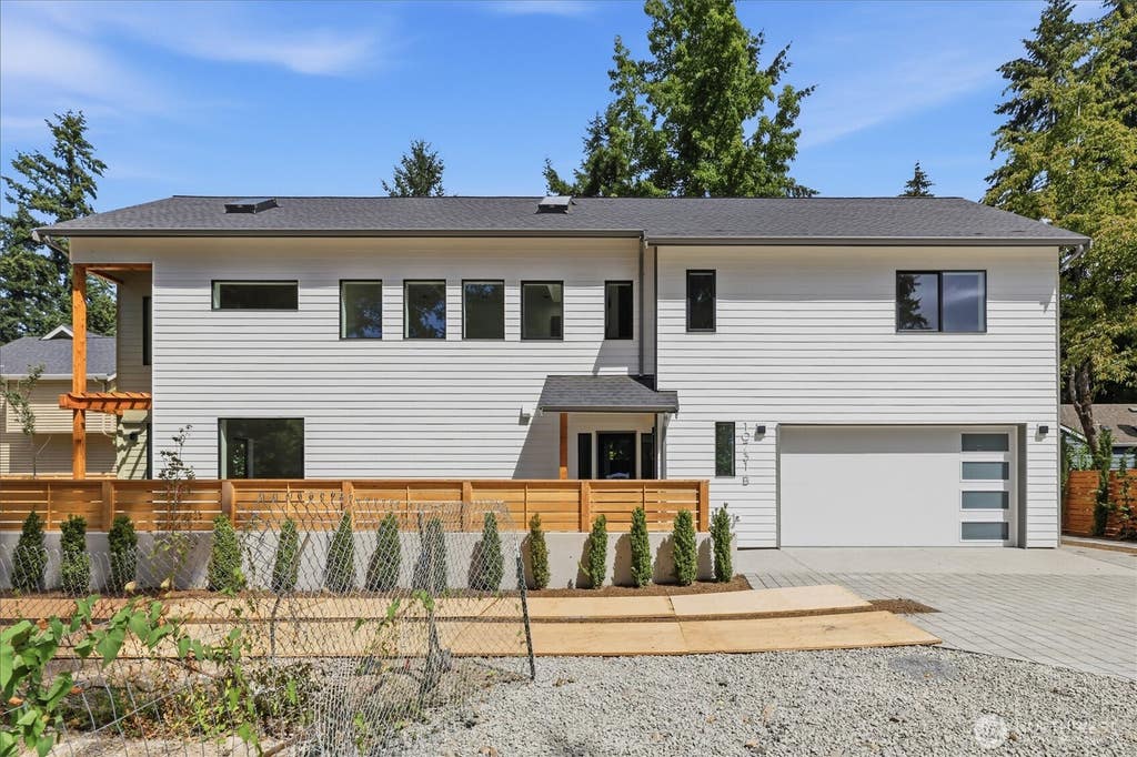 Photo of 10731 B 17th Avenue NE, Seattle, WA 98125 (MLS # 2500165)