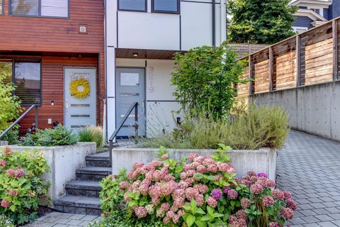 Photo of 3219 Fuhrman Avenue E, Seattle, WA 98102 (MLS # 2595983)