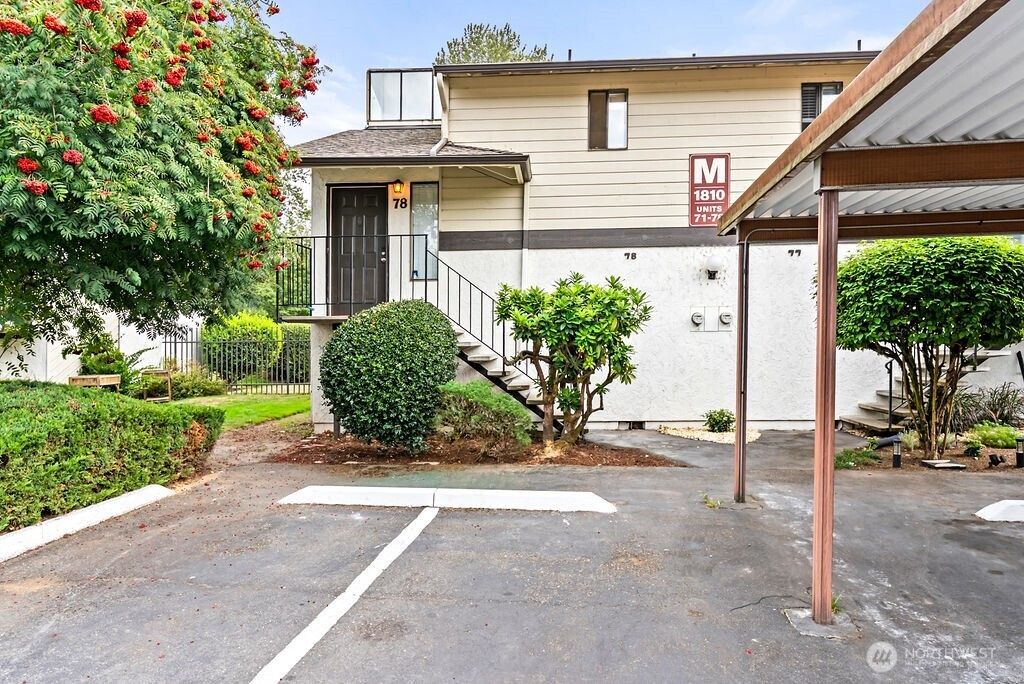 Photo of 1810 Maple Lane #M78, Kent, WA 98030 (MLS # 2433003)