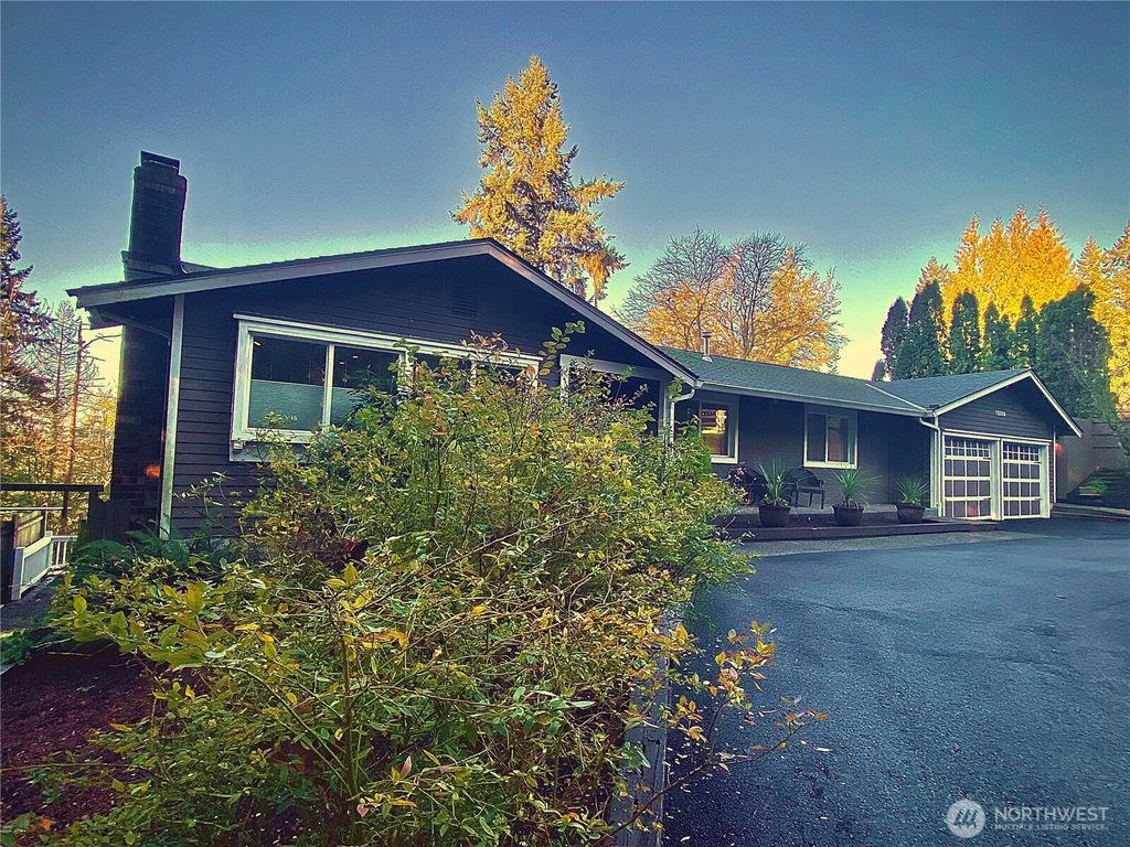 Photo of 12509 206th Place SE, Issaquah, WA 98027 (MLS # 2442339)