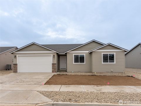 Photo of 70 Salmon Drive, Wenatchee, WA 98801 (MLS # 2455558)