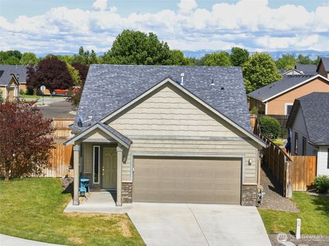 Photo of 1361 SW Greeley Street, College Place, WA 99324 (MLS # 2525077)