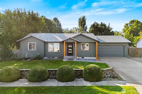 Photo of 4906 Kalahari Drive, Pasco, WA 99301 (MLS # 2436470)