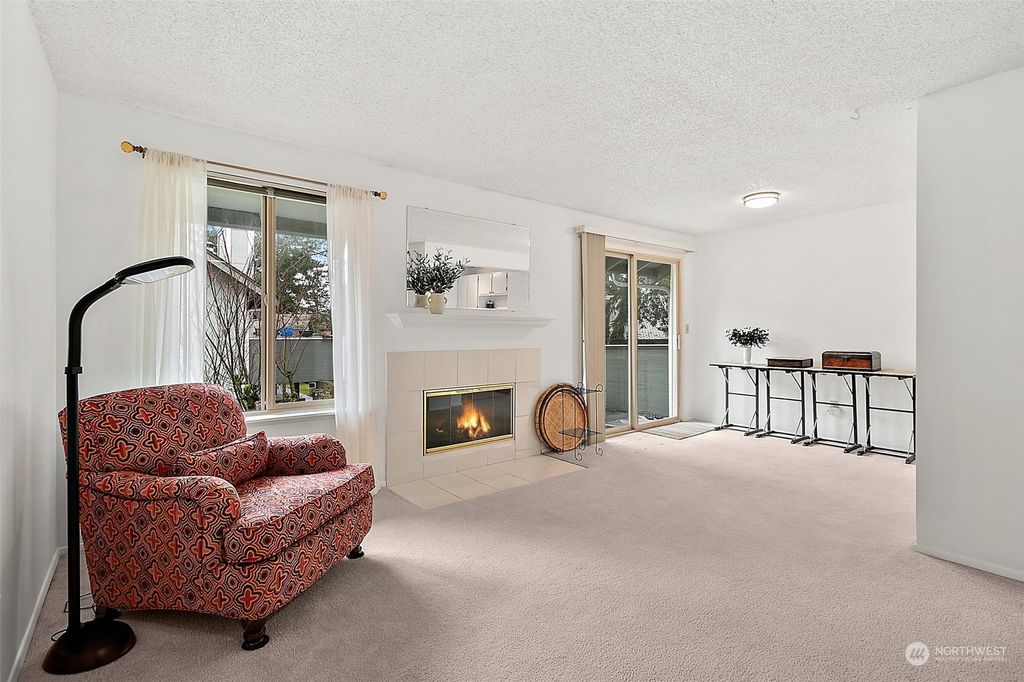 Photo of 105 S 340th Street #F, Federal Way, WA 98003 (MLS # 2052502)