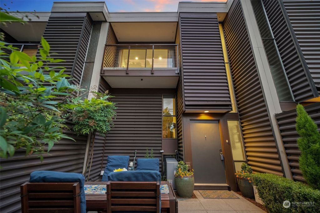 Photo of 611 State Street #6, Kirkland, WA 98033 (MLS # 2161222)
