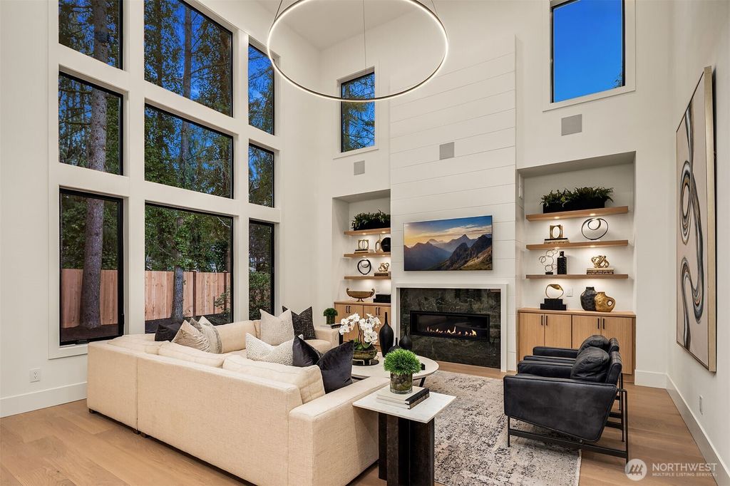 Photo of 13422 NE 54th Place, Bellevue, WA 98005 (MLS # 2335983)