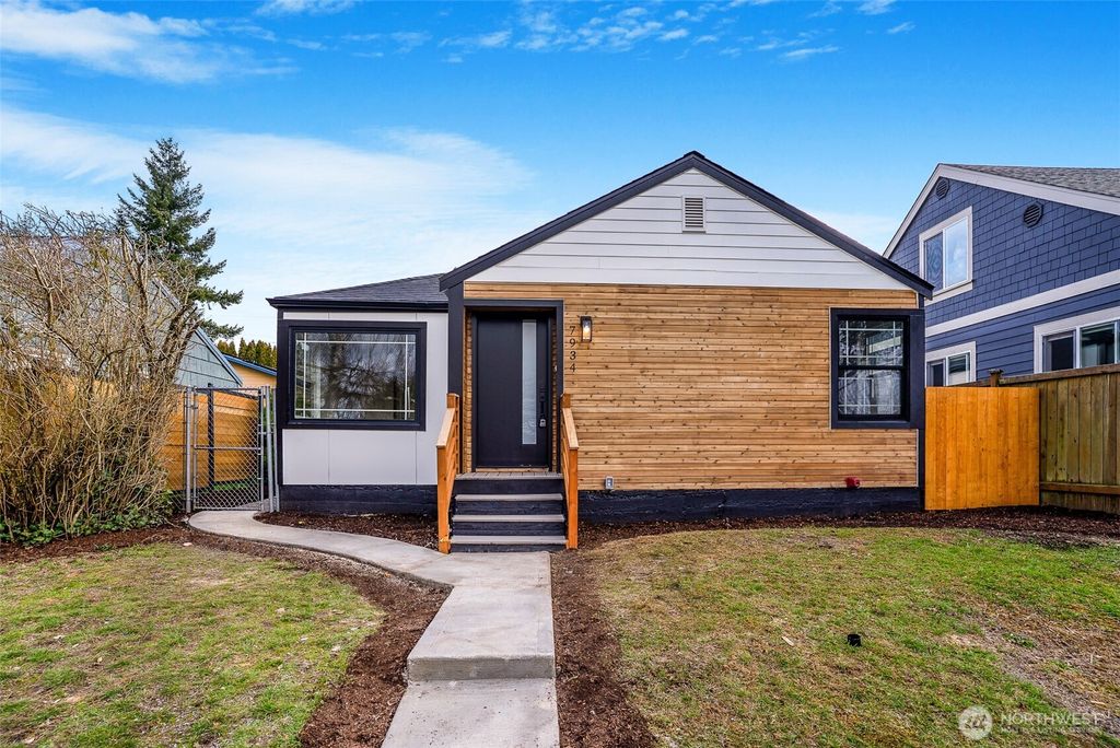 Photo of 7934 SW 20th Avenue, Seattle, WA 98106 (MLS # 2494701)