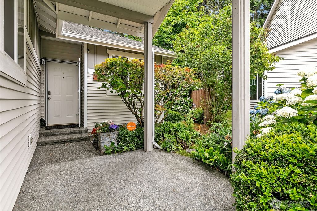 Photo of 1143 Bremerton Court NE, Renton, WA 98059 (MLS # 2410829)