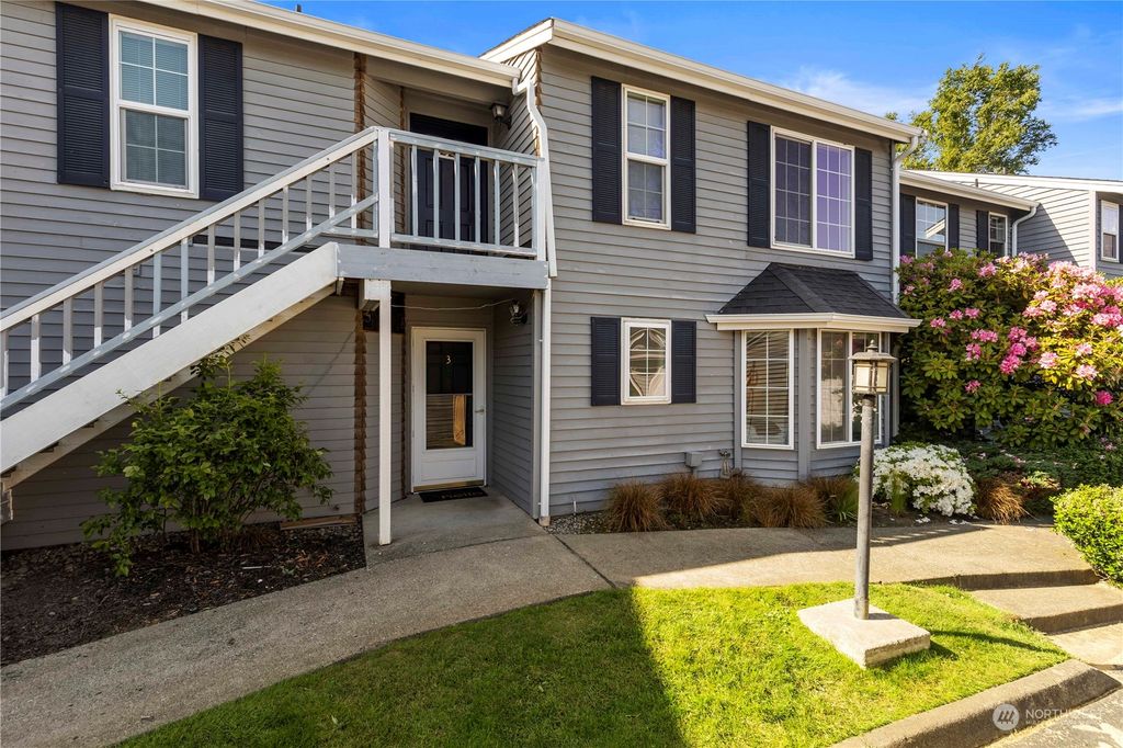 Photo of 5816 S 238th Court #D3, Kent, WA 98032 (MLS # 2074485)